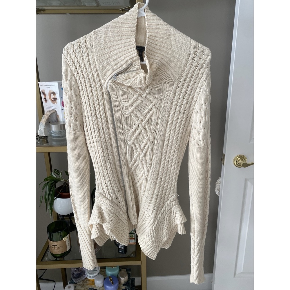 BCBG Crème sweater